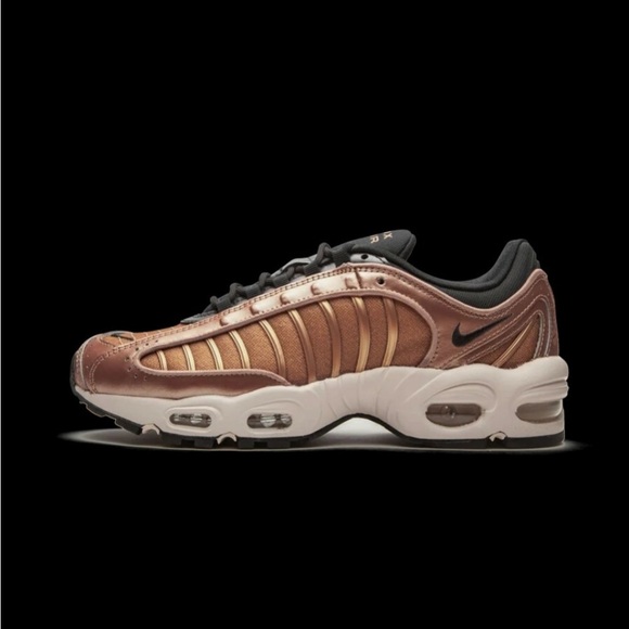 Nike Air Max Tailwind 4 Bronze/Gold/Red Sneakers Size 9 Brand new